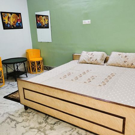 Yellow Homestay - Modern 2Bhk Ac Stay Jabalpur Exteriör bild